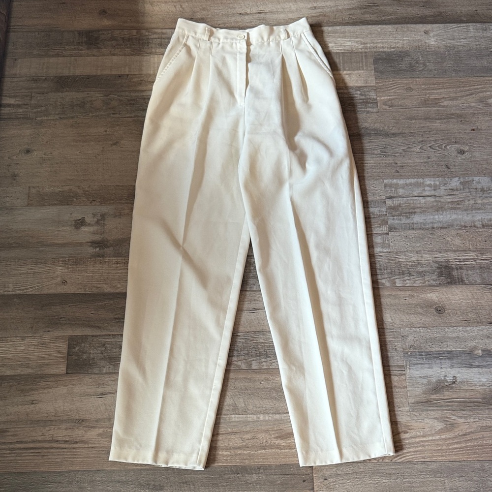 Counterparts Women’s Yellow Pleated Pants Size 10